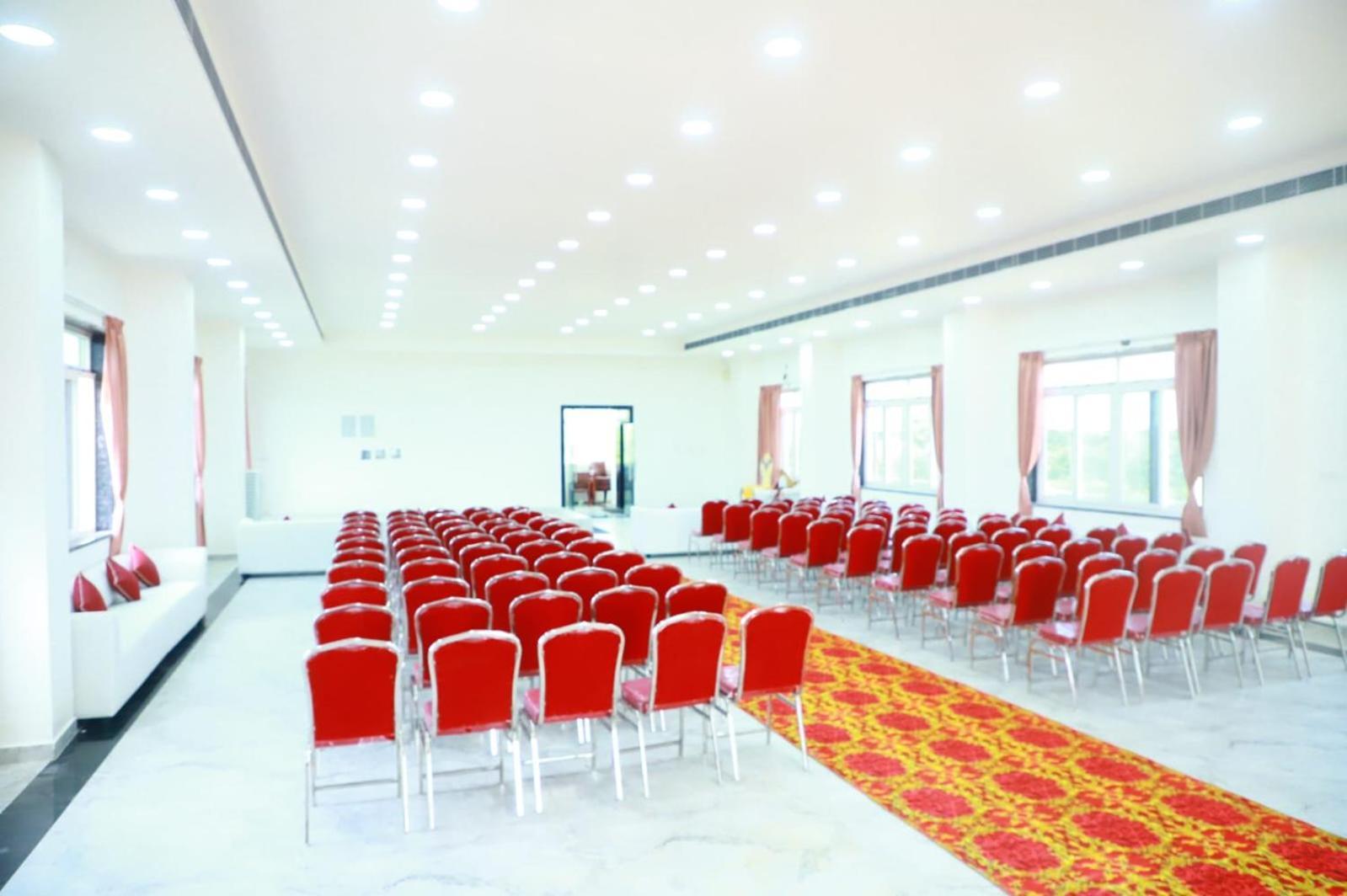Sri Raghavendra Grand Hotel Turkapally ภายนอก รูปภาพ